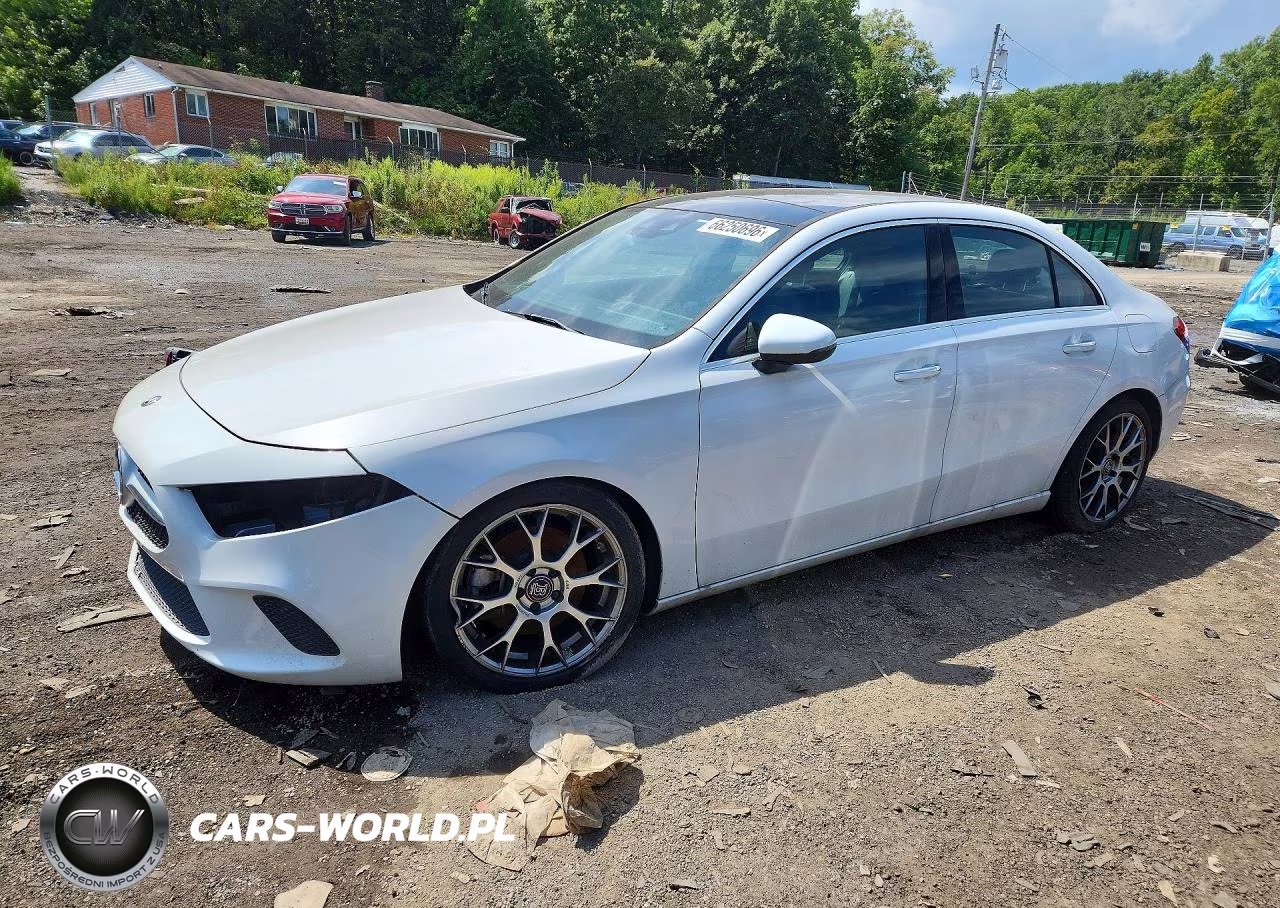 2019 Mercedes-Benz A 220 4Matic – zdjęcie 1 z 12