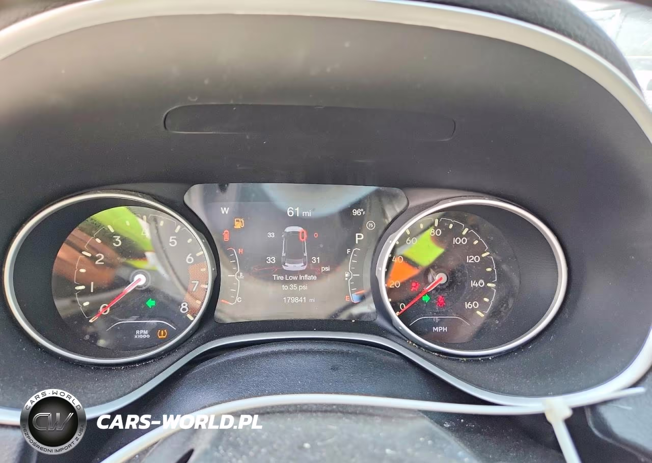 2019 Jeep Compass Limited VIN:3C4NJCCB1KT676075 - 9