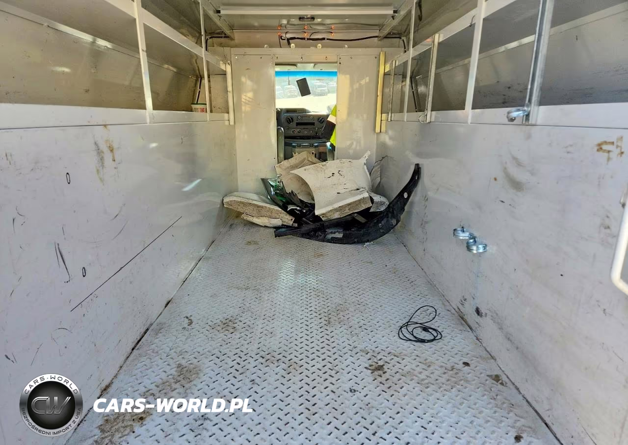 2023 Ford Econoline E350 Super Duty Cutaway Van VIN:1FDWE3FK1PDD04605 - 10