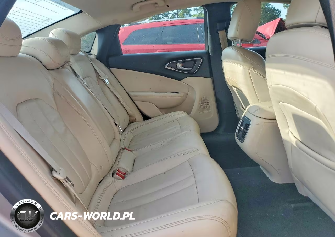 2015 Chrysler 200 C VIN:1C3CCCCB2FN703411 - 10