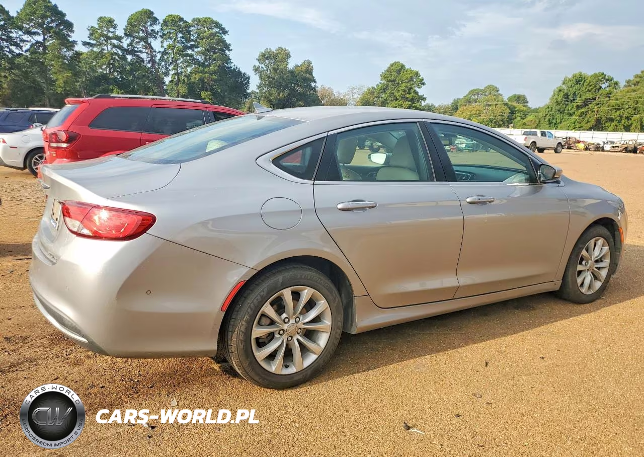 2015 Chrysler 200 C VIN:1C3CCCCB2FN703411 - 3