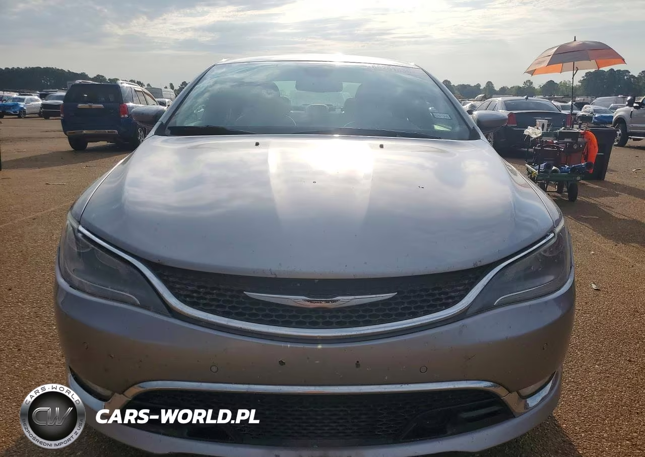 2015 Chrysler 200 C VIN:1C3CCCCB2FN703411 - 5