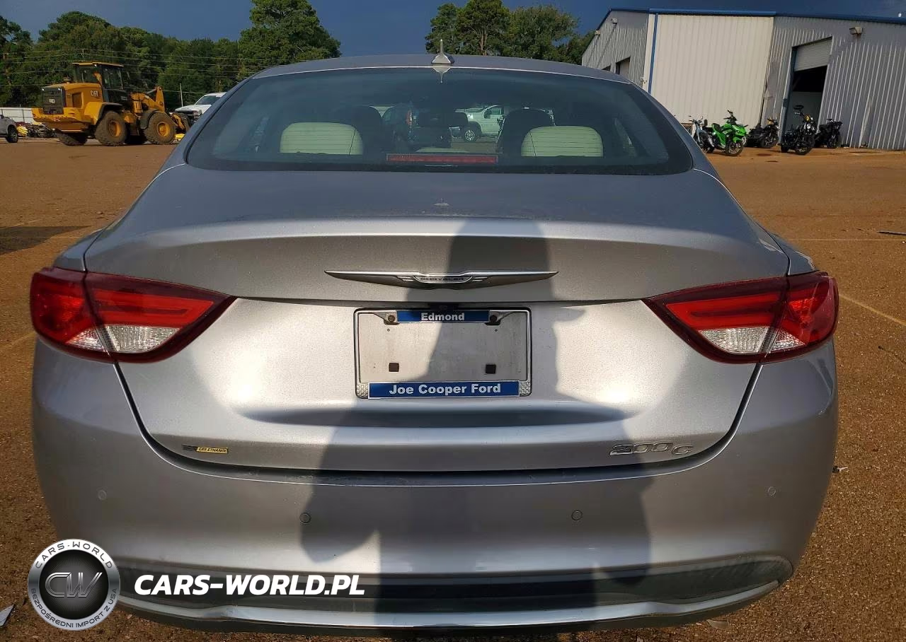 2015 Chrysler 200 C VIN:1C3CCCCB2FN703411 - 6