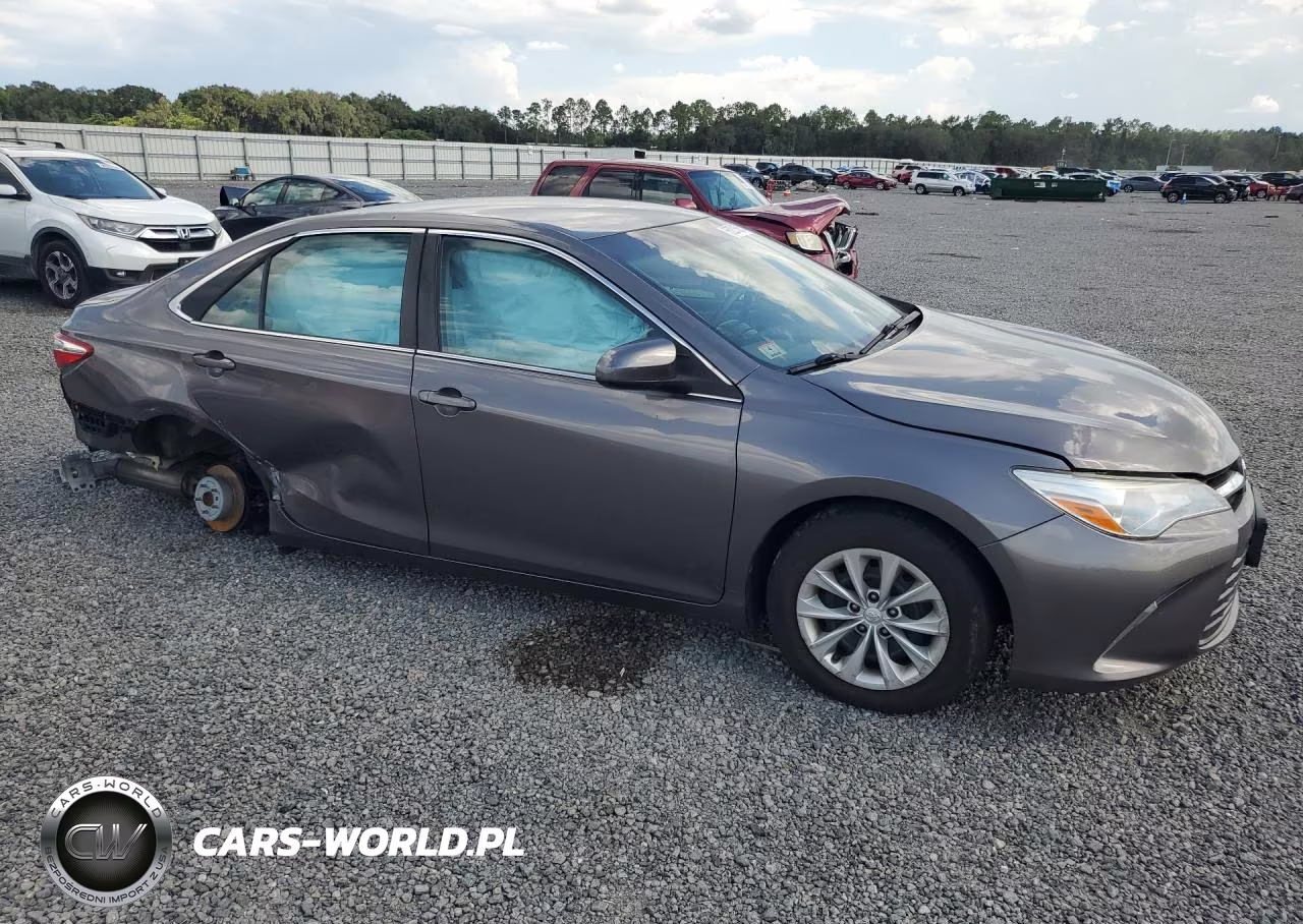 2017 Toyota Camry Le VIN:4T1BF1FK0HU789773 - 4