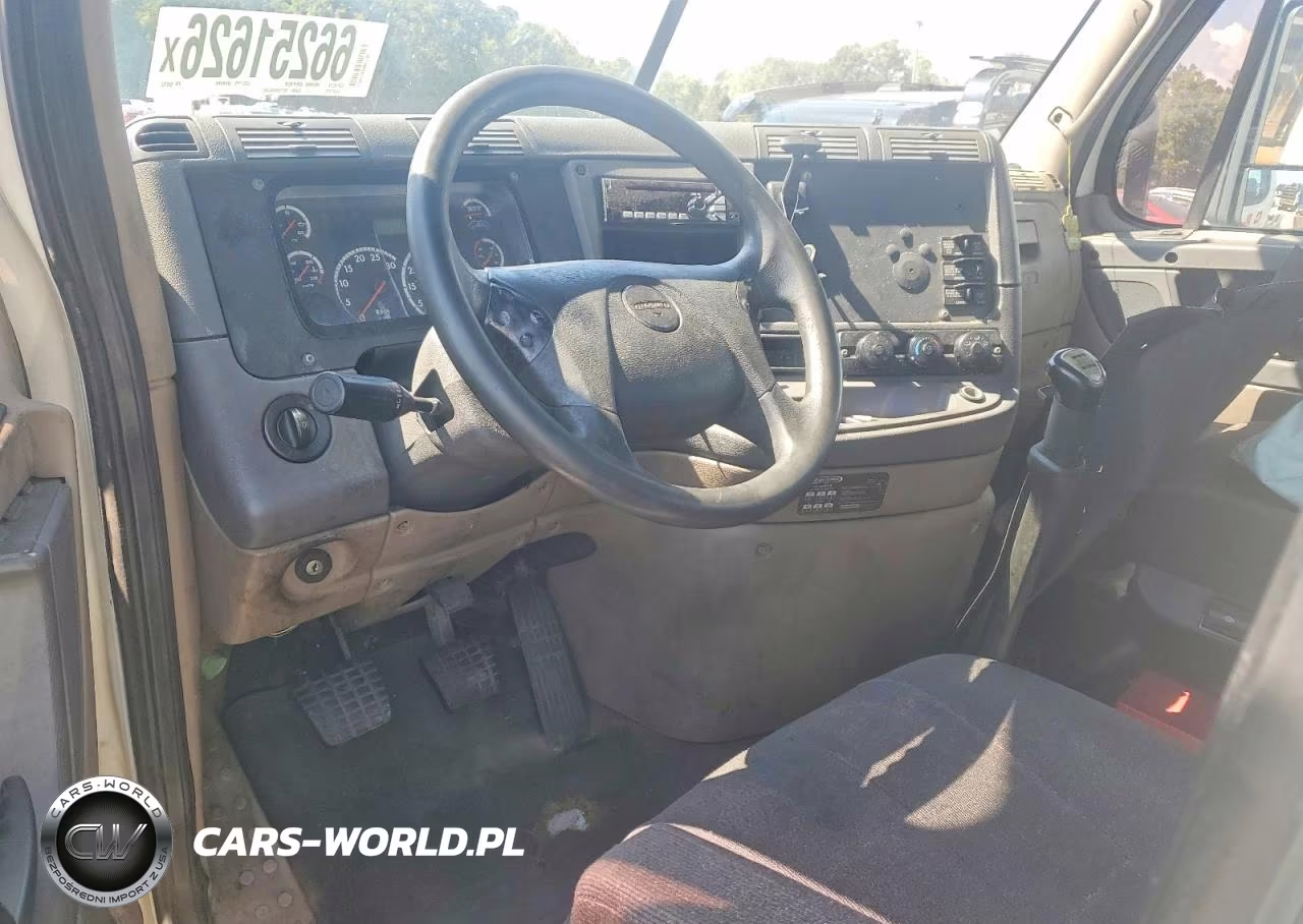 2013 Freightliner Cascadia 125 VIN:1FUJGEBG2DSBX9705 - 8