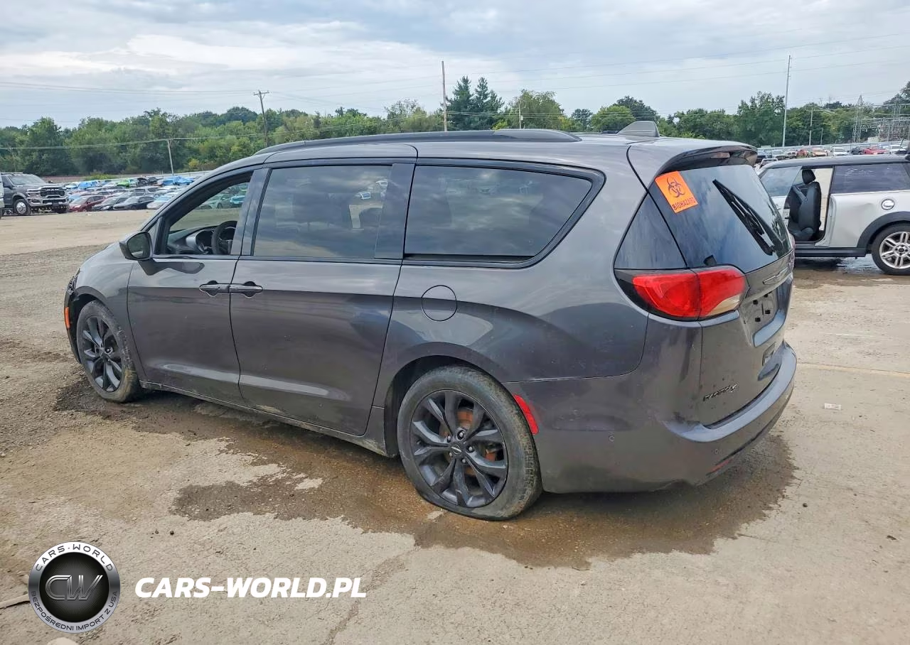 2019 Chrysler Pacifica Touring L VIN:2C4RC1BG0KR549270 - 2