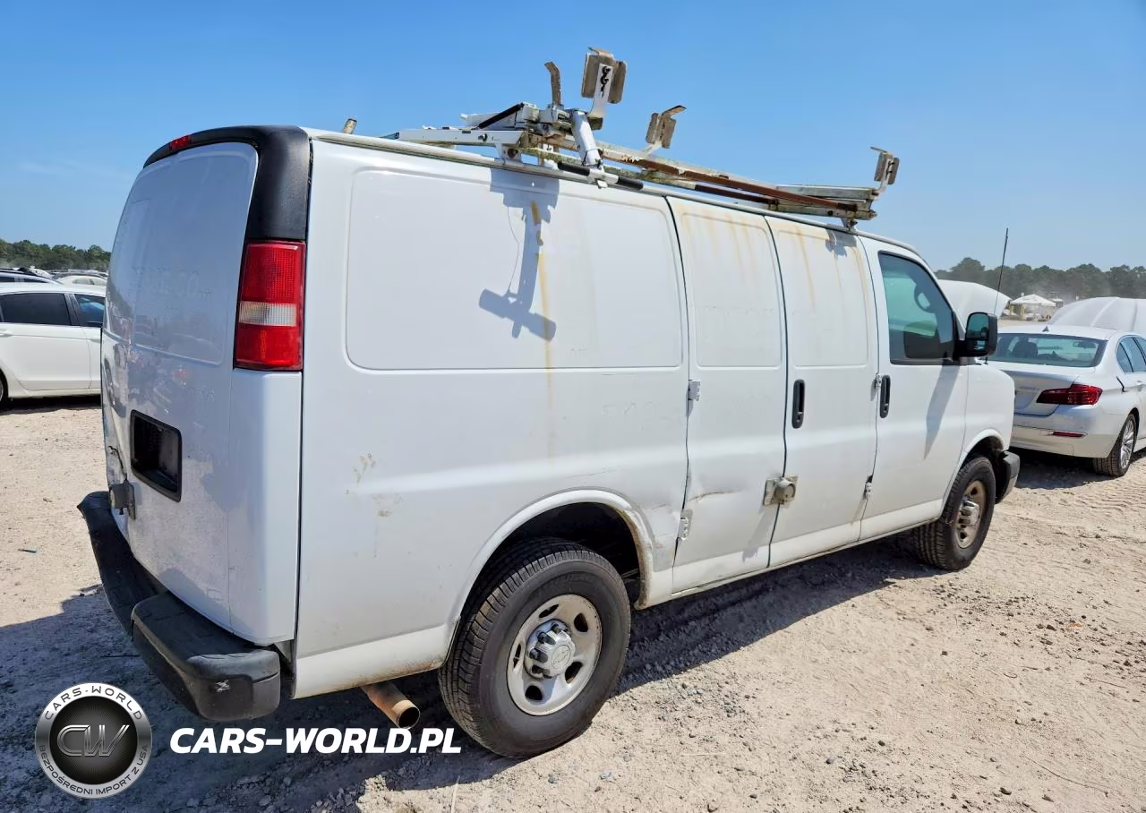 2015 Chevrolet Express G2500 VIN:1GCWGFCF0F1235803 - 3