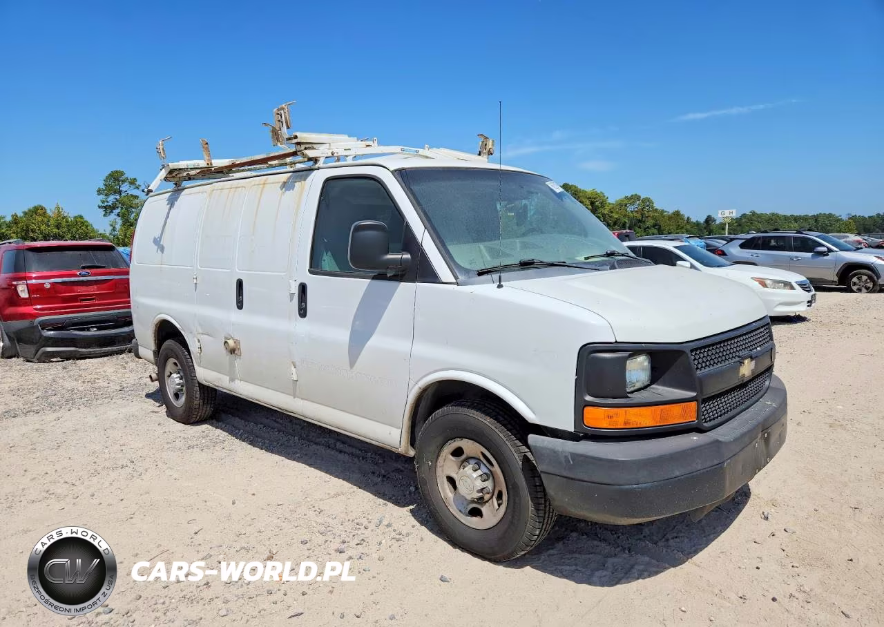 2015 Chevrolet Express G2500 VIN:1GCWGFCF0F1235803 - 4