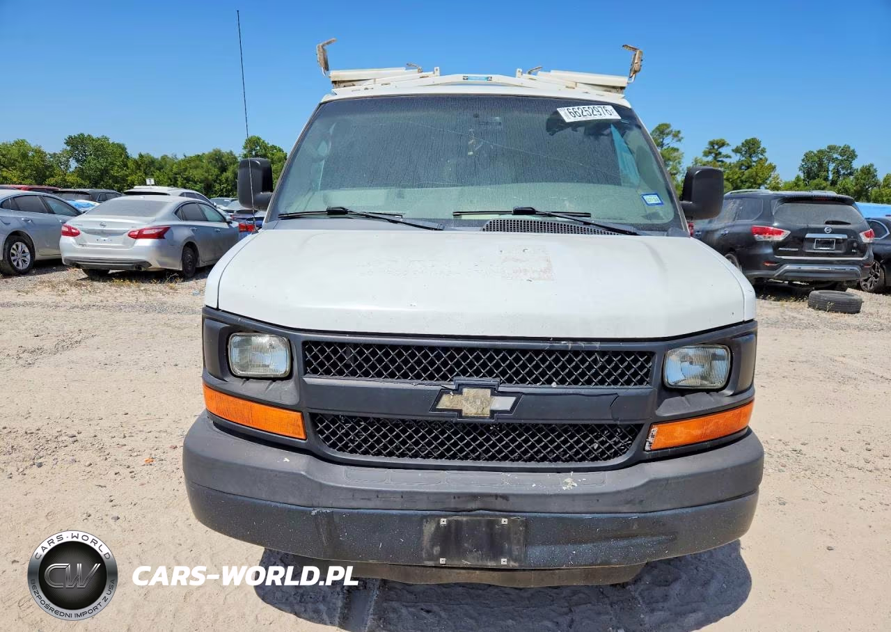2015 Chevrolet Express G2500 VIN:1GCWGFCF0F1235803 - 5