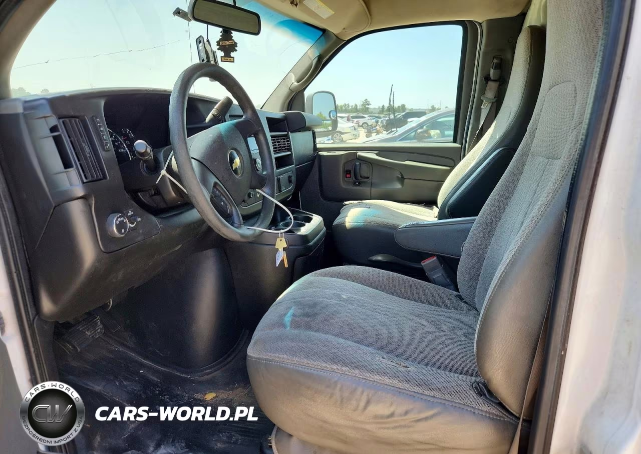 2015 Chevrolet Express G2500 VIN:1GCWGFCF0F1235803 - 7
