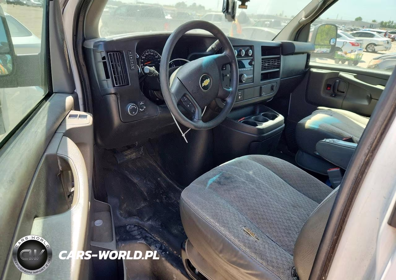 2015 Chevrolet Express G2500 VIN:1GCWGFCF0F1235803 - 8