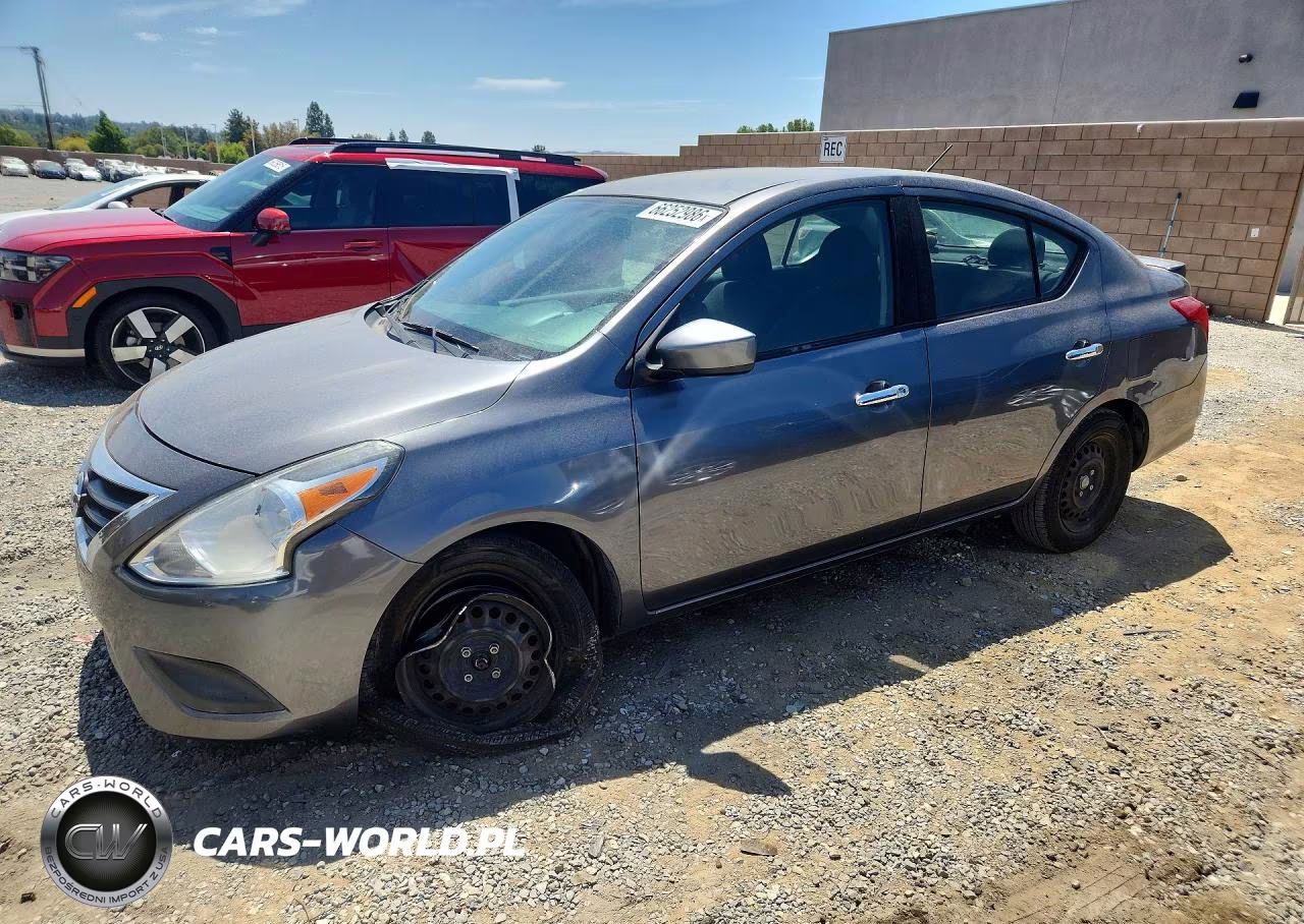 2018 Nissan Versa Sv