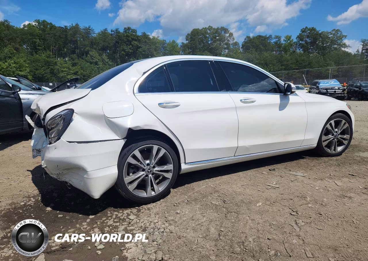 2017 Mercedes-Benz C 300 4Matic VIN:55SWF4KB8HU216432 - 3