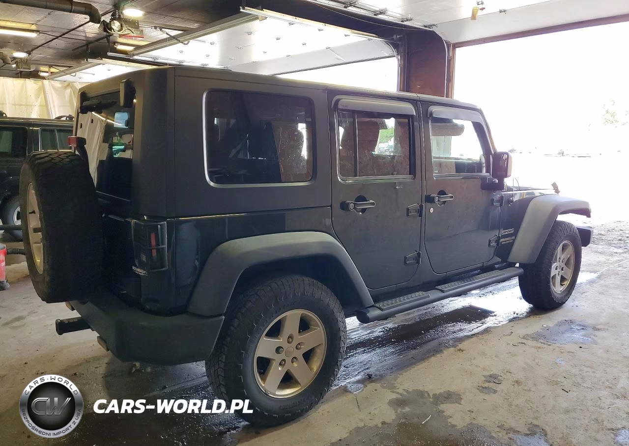 2010 Jeep Wrangler Unlimited Sport VIN:1J4BA3H18AL121776 - 3