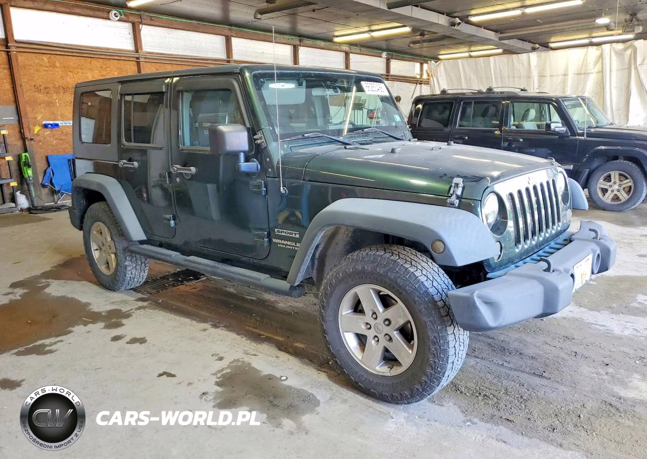 2010 Jeep Wrangler Unlimited Sport VIN:1J4BA3H18AL121776 - 4
