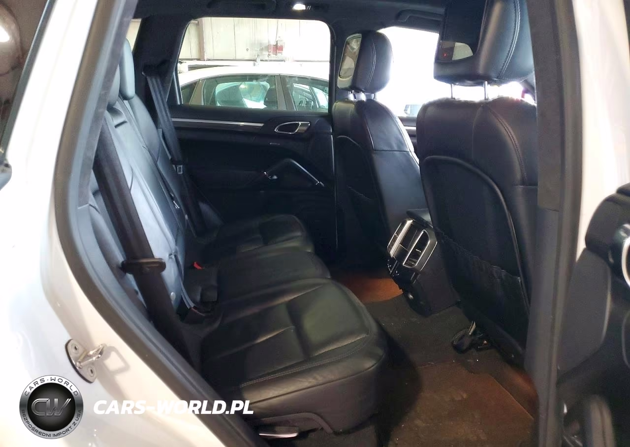 2013 Porsche Cayenne Turbo VIN:WP1AC2A25DLA92328 - 11