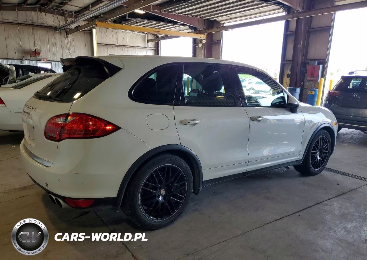 2013 Porsche Cayenne Turbo VIN:WP1AC2A25DLA92328 - 3