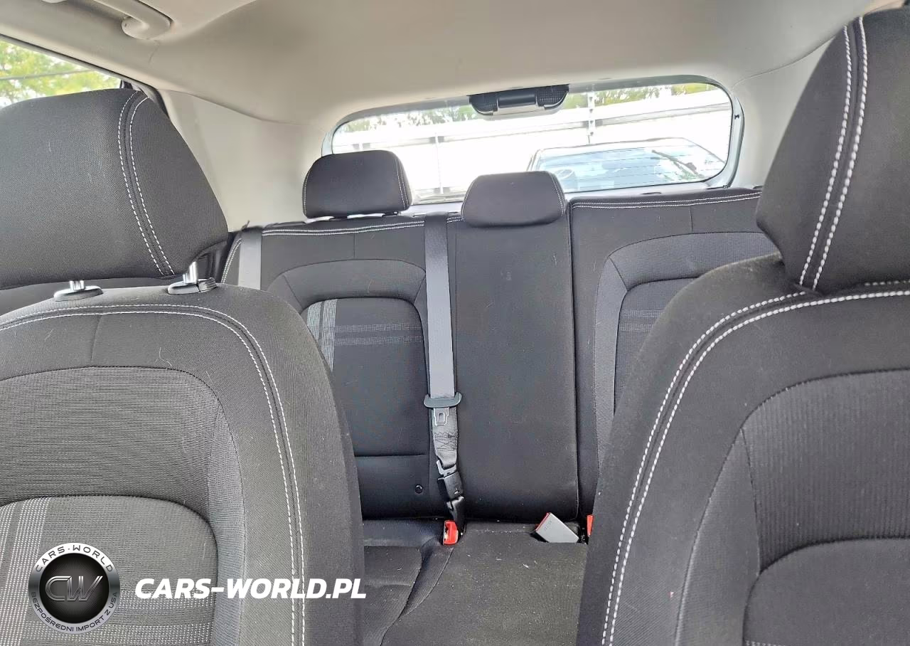 2020 Hyundai Venue Sel VIN:KMHRC8A33LU033279 - 10