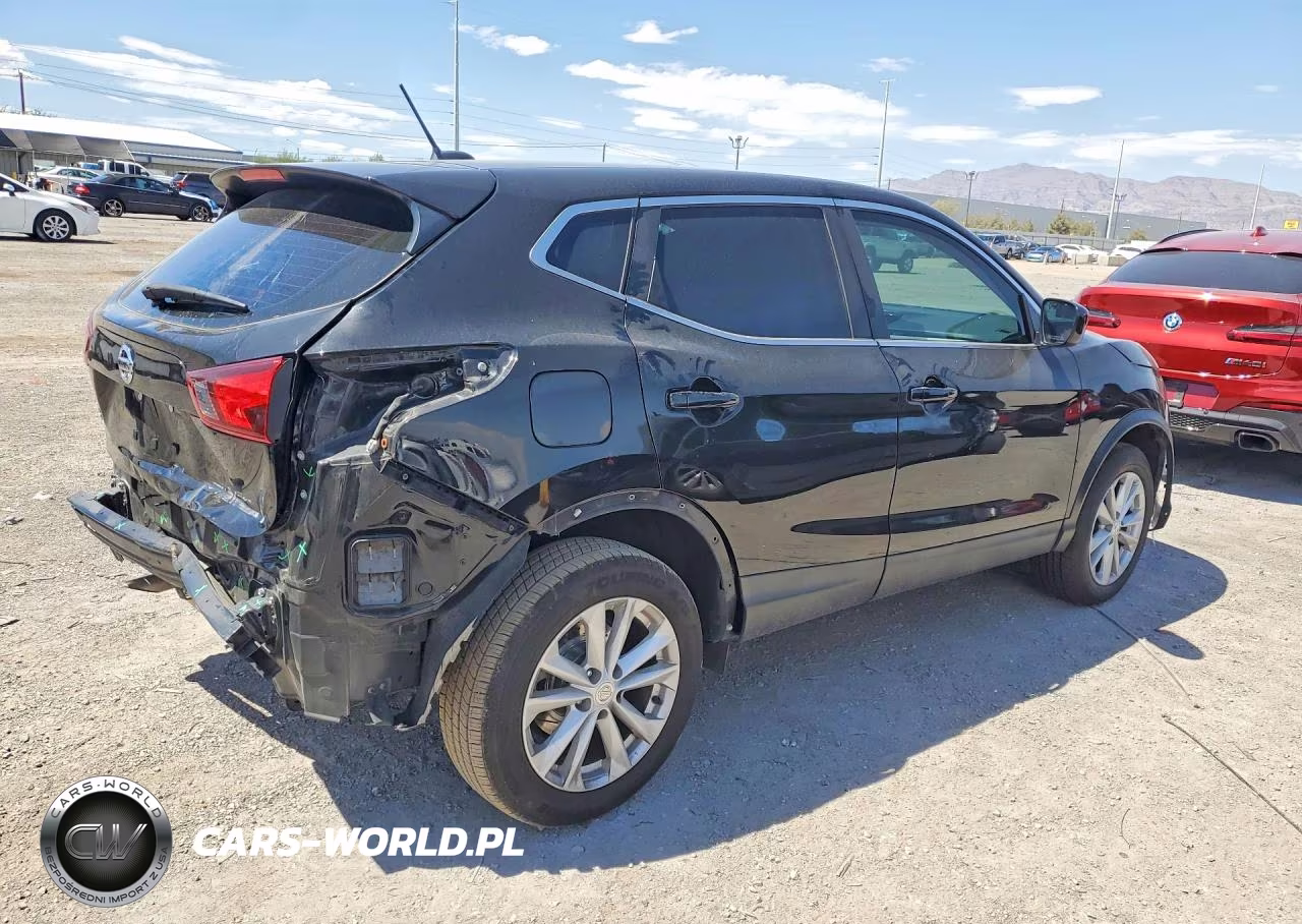 2017 Nissan Rogue Sport S VIN:JN1BJ1CP3HW031212 - 3