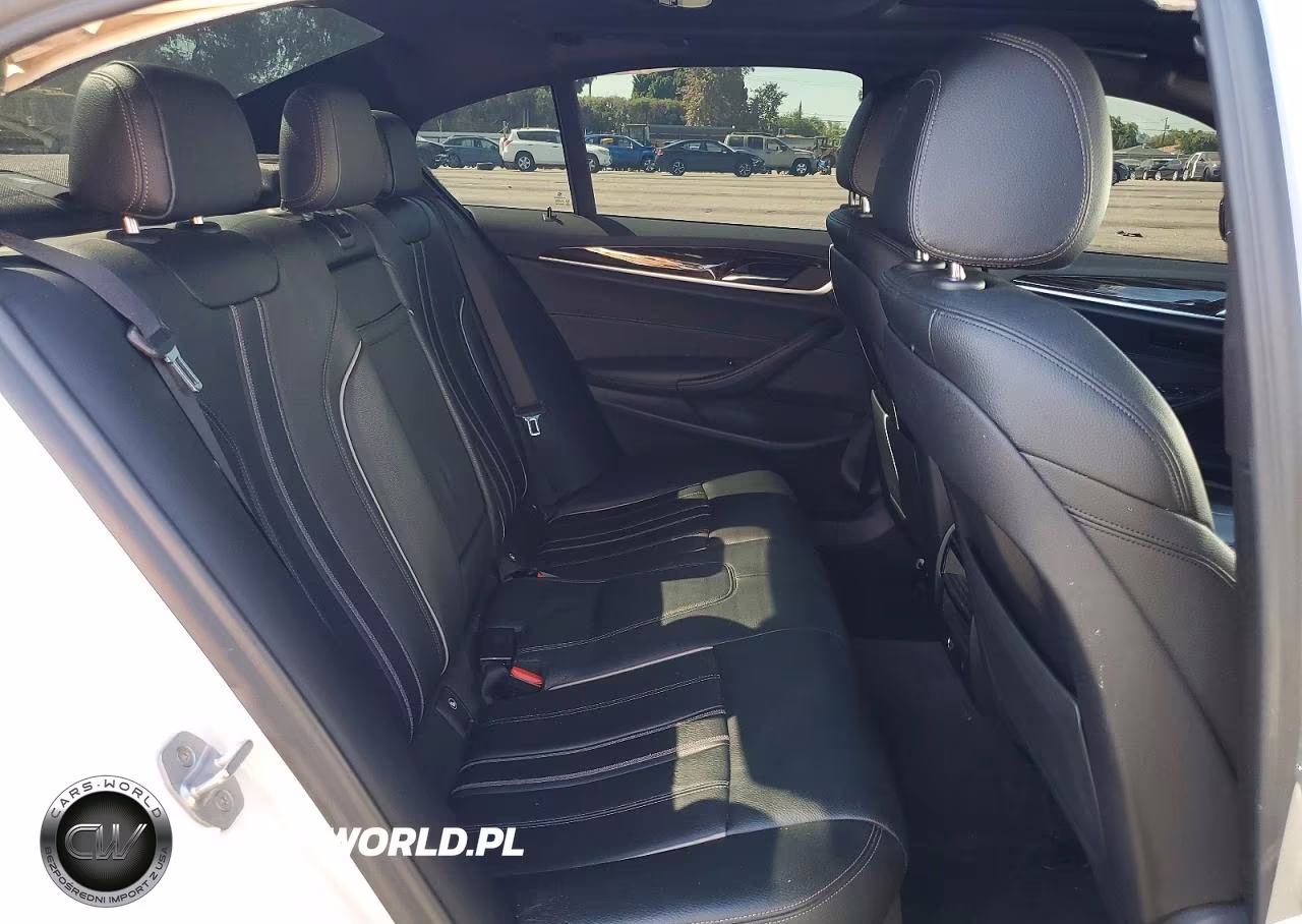 2018 BMW 530E VIN:WBAJA9C58JB249694 - 10