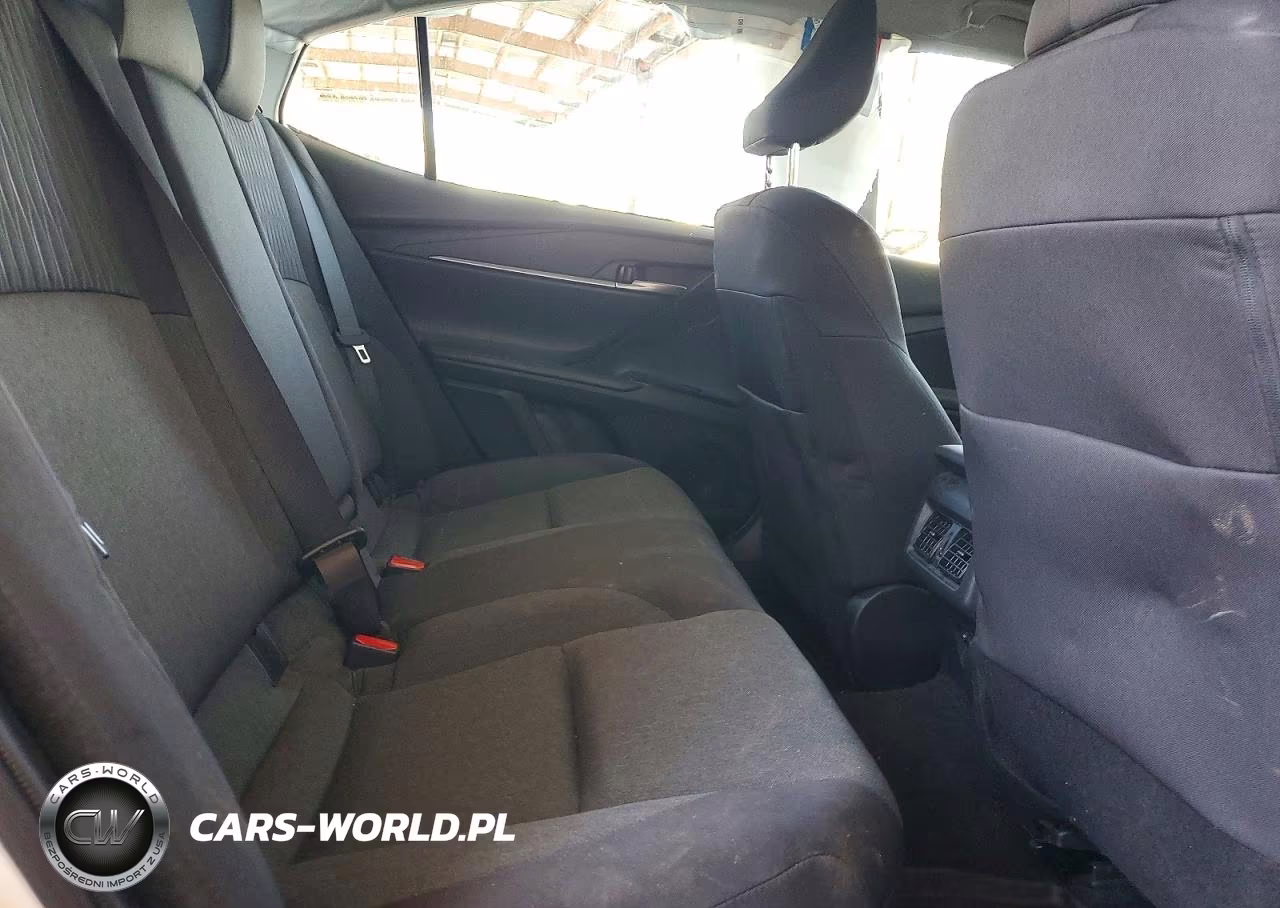 2026 Toyota Camry Le VIN:4T1DBADK1TU039038 - 10