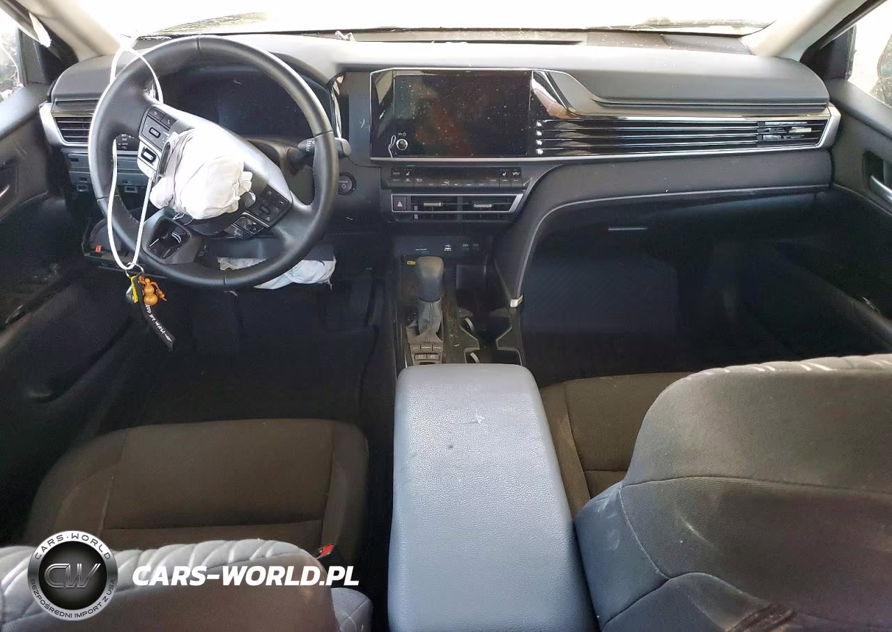 2026 Toyota Camry Le VIN:4T1DBADK1TU039038 - 8