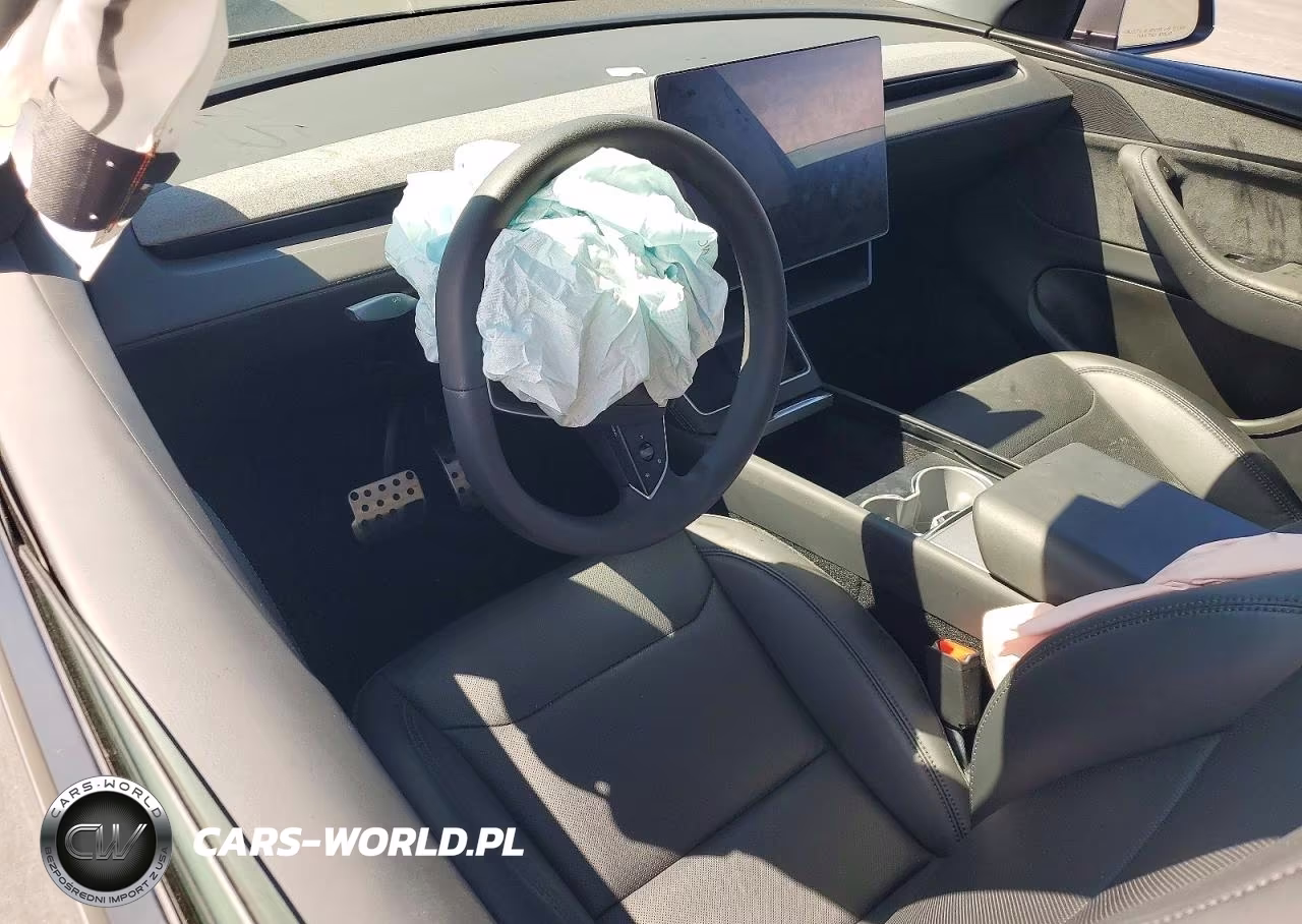 2026 Tesla Model Y VIN:7SAYGDEE6TF409025 - 8