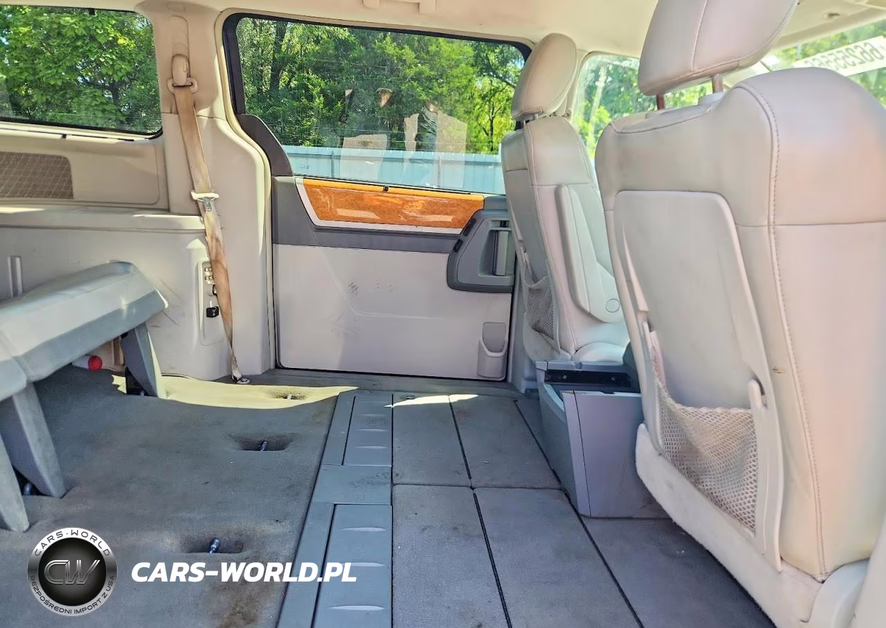 2009 Chrysler Town & Country Limited VIN:2A8HR64X29R577370 - 11