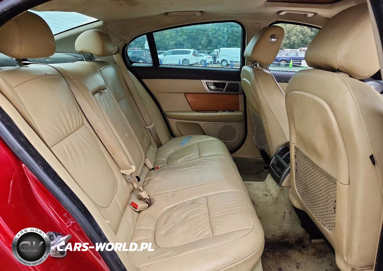 2010 Jaguar Xf Luxury VIN:SAJWA0FA7AHR64879 - 10