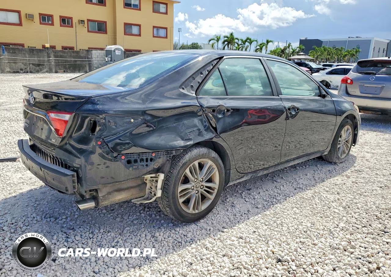 2016 Toyota Camry Se VIN:4T1BF1FK0GU591161 - 3