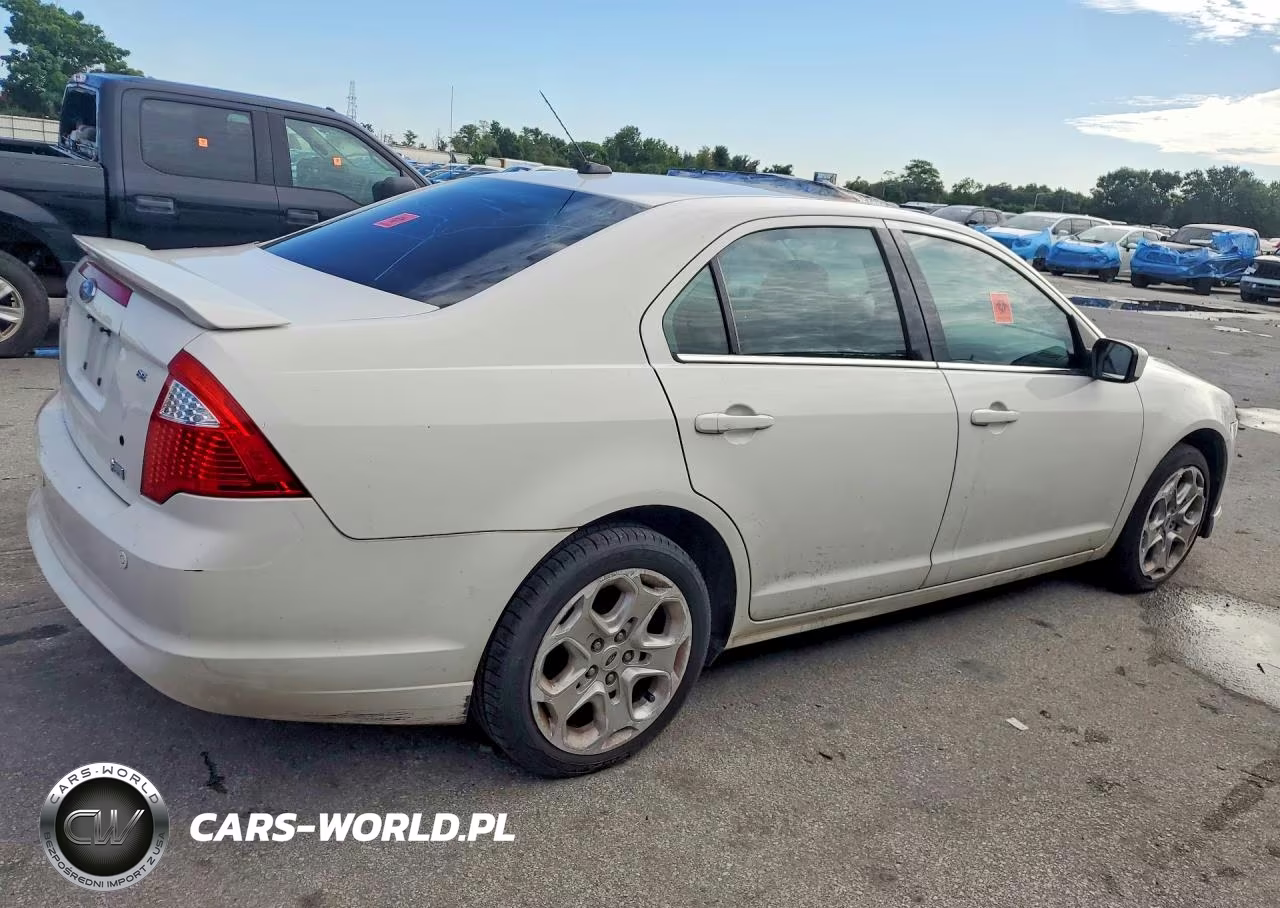 2010 Ford Fusion Se VIN:3FAHP0HG6AR111126 - 3