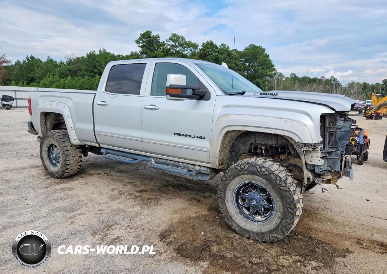 2018 GMC Sierra K2500 Denali VIN:1GT12UEY9JF117983 - 4