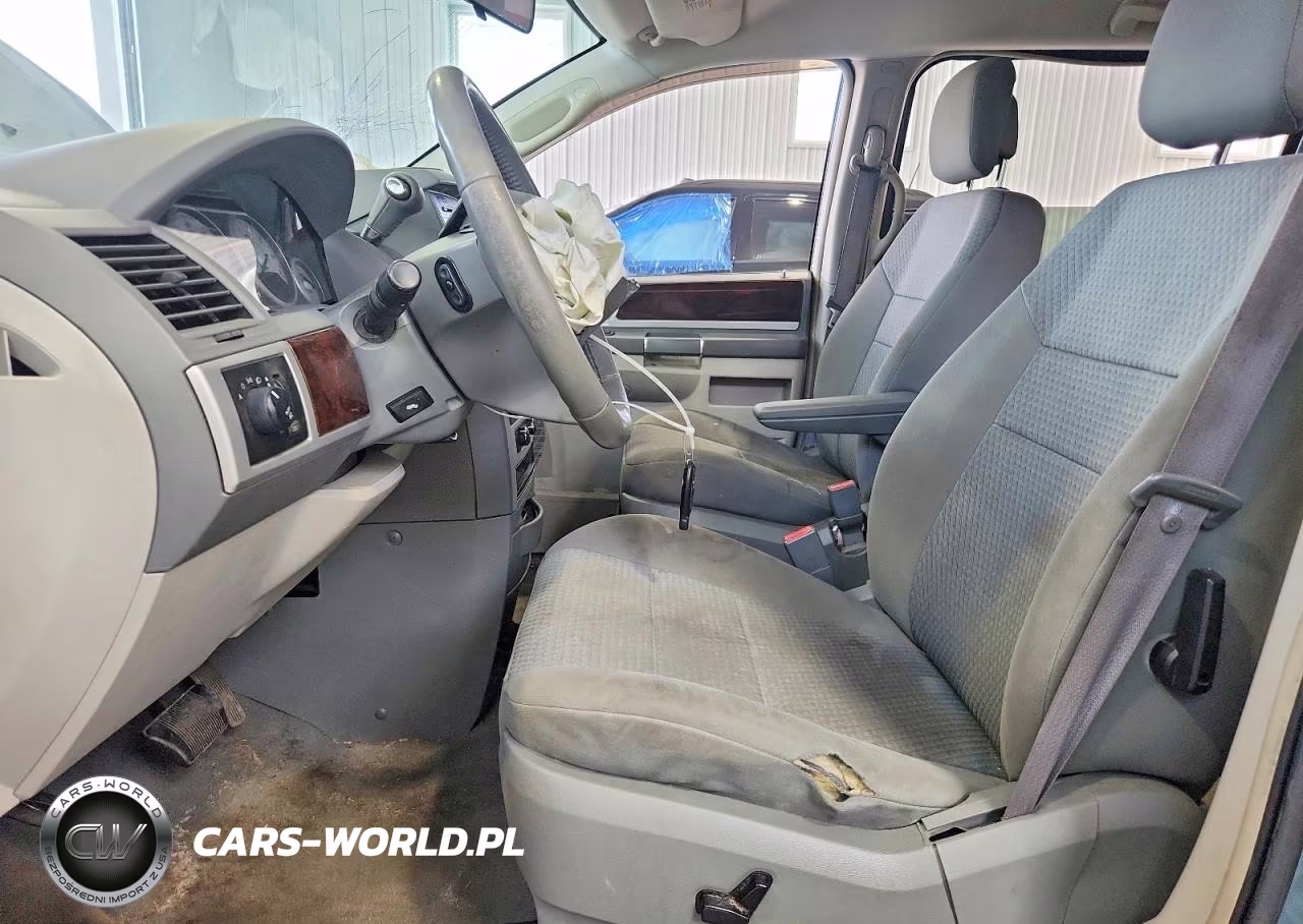 2010 Chrysler Town & Country Touring VIN:2A4RR5D14AR338645 - 7