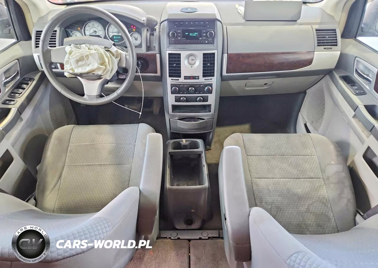 2010 Chrysler Town & Country Touring VIN:2A4RR5D14AR338645 - 8