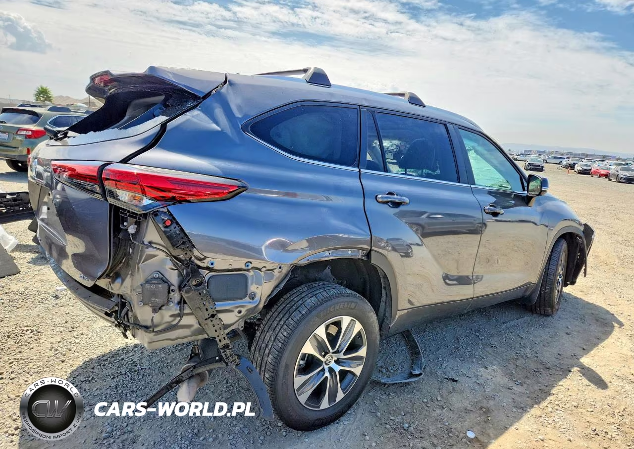 2023 Toyota Highlander Xle VIN:5TDKDRAH9PS516872 - 3