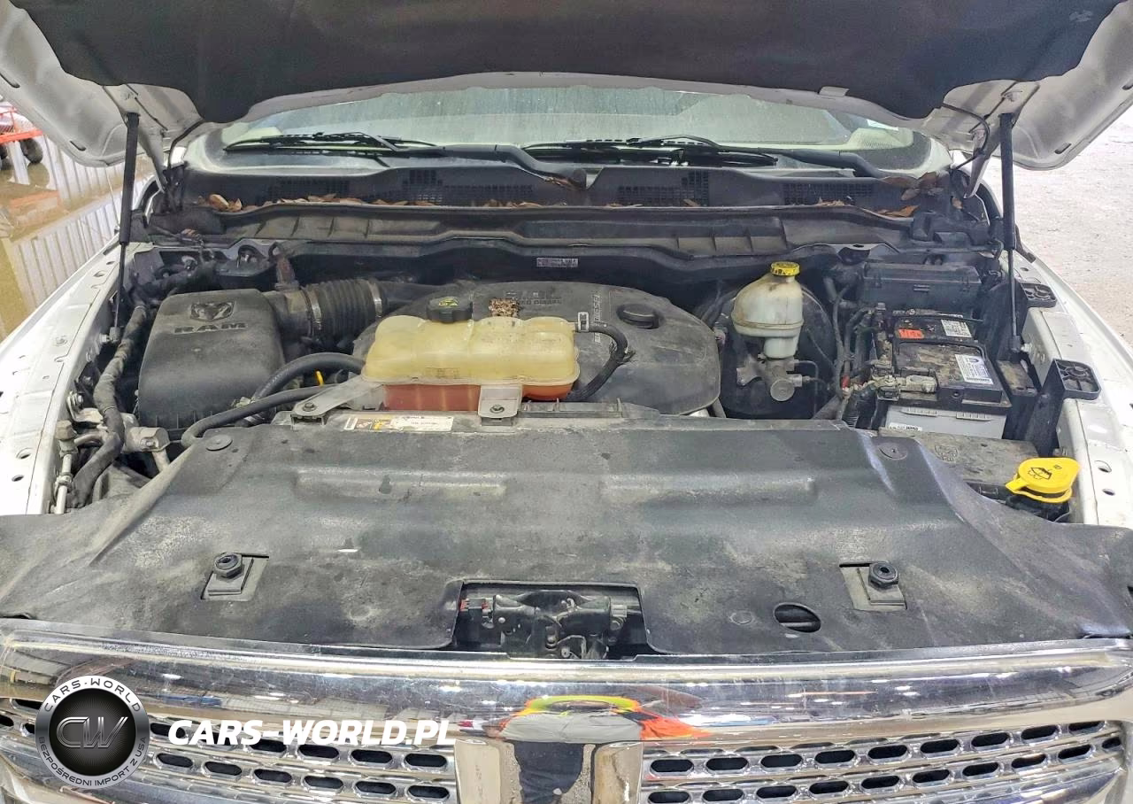 2015 Ram 1500 Laramie VIN:1C6RR7NM9FS708818 - 11