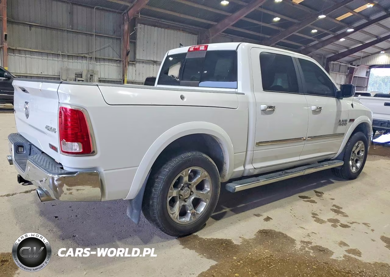 2015 Ram 1500 Laramie VIN:1C6RR7NM9FS708818 - 3