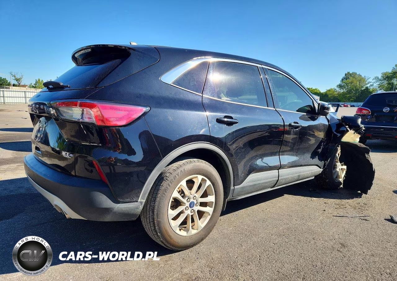 2020 Ford Escape Se VIN:1FMCU0G65LUC50256 - 3