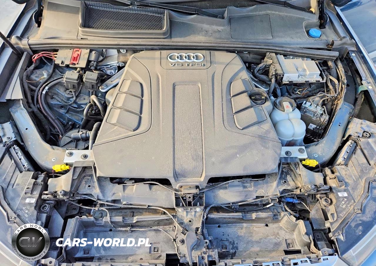 2018 Audi Q7 Premium Plus VIN:WA1LAAF70JD028325 - 11