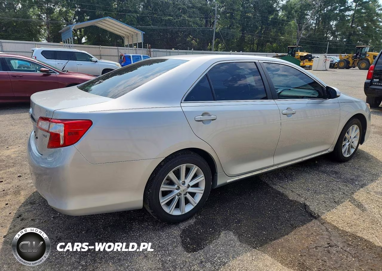 2013 Toyota Camry Xle VIN:4T4BF1FK4DR283864 - 3