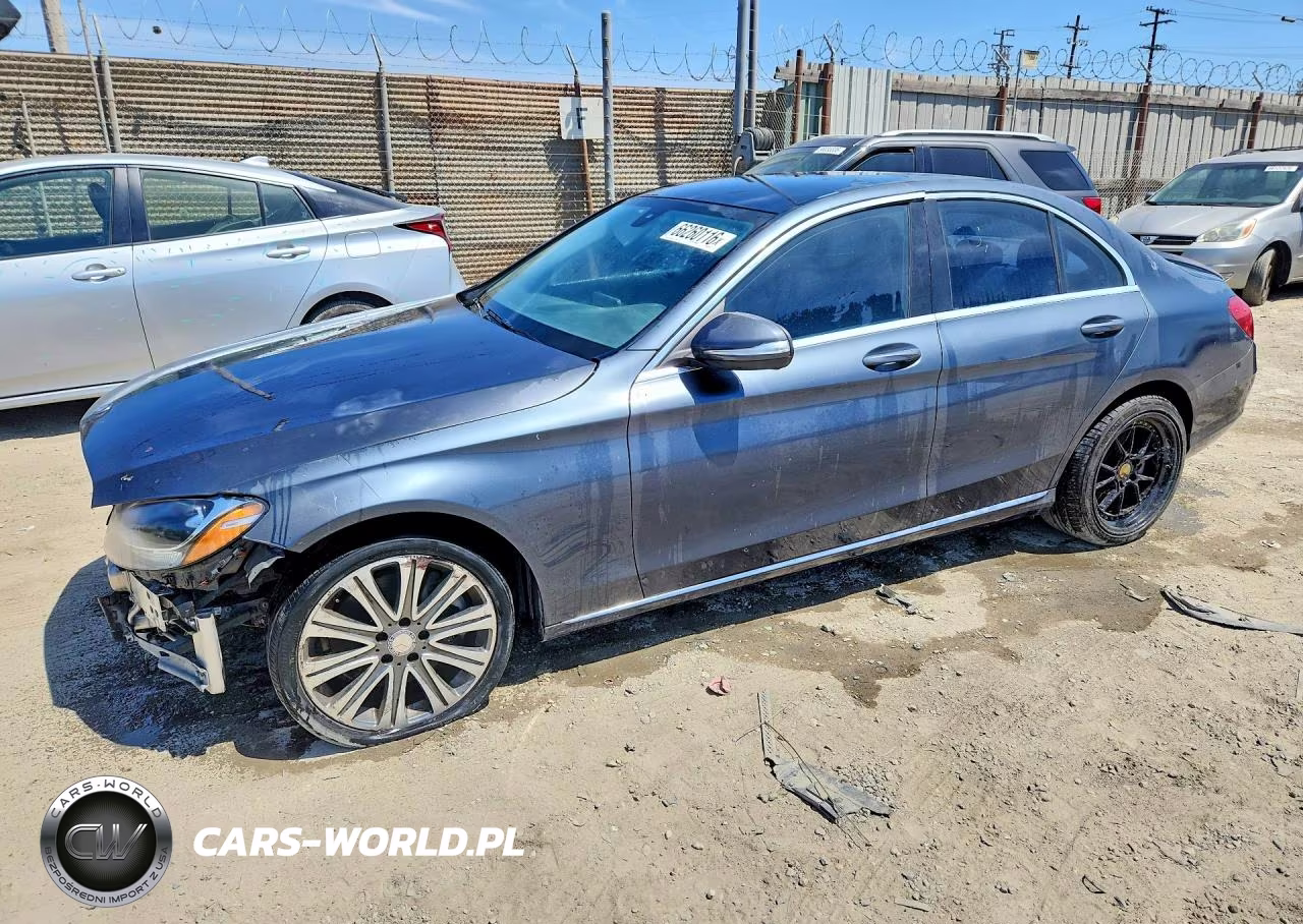 2015 Mercedes-Benz C 300 – zdjęcie 1 z 13