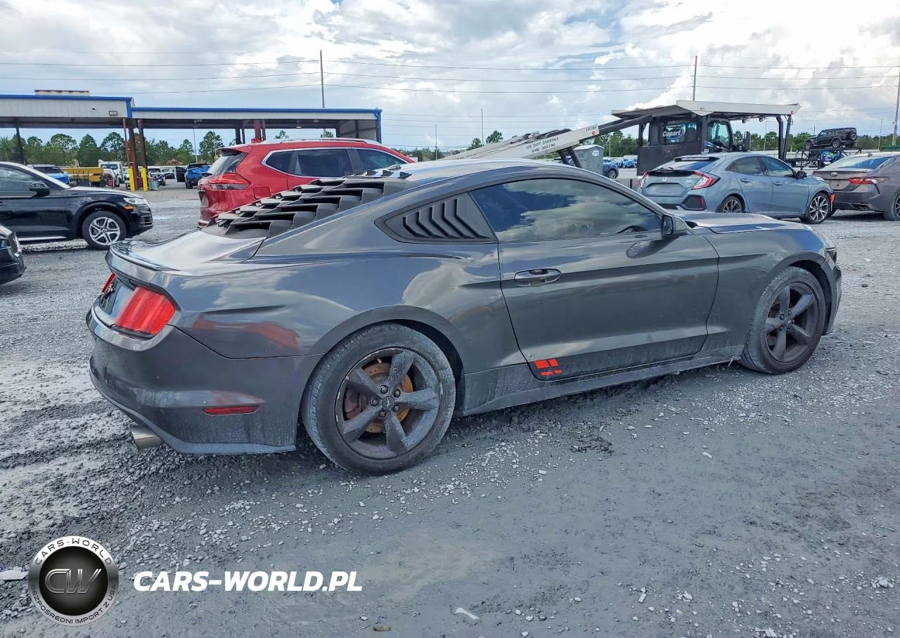 2017 Ford Mustang VIN:1FA6P8THXH5249366 - 3