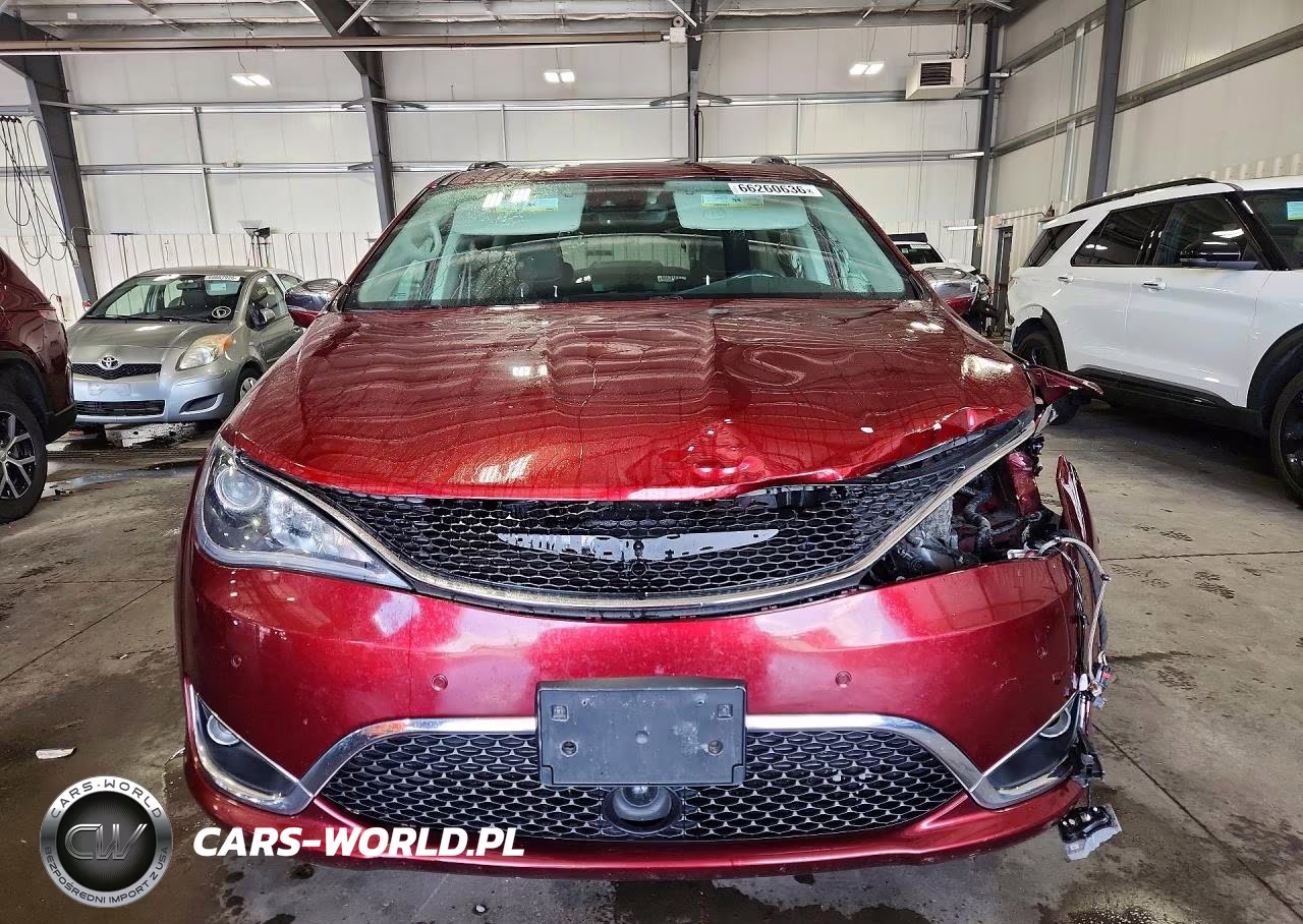 2017 Chrysler Pacifica Limited VIN:2C4RC1GGXHR822099 - 5
