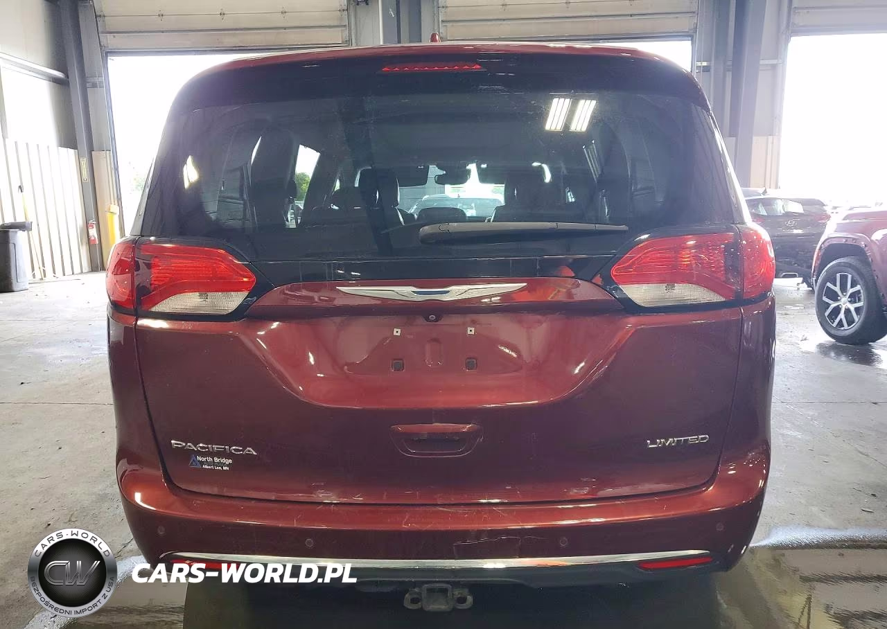 2017 Chrysler Pacifica Limited VIN:2C4RC1GGXHR822099 - 6