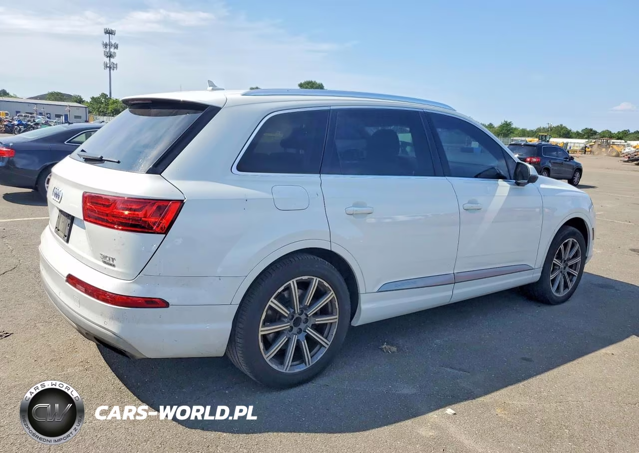 2017 Audi Q7 Premium Plus VIN:WA1LAAF79HD013106 - 3