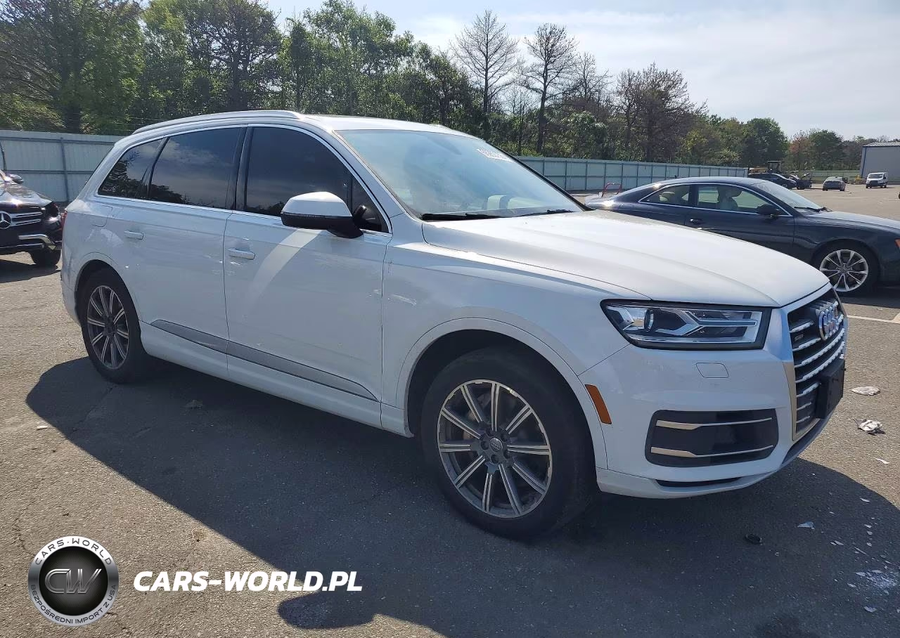 2017 Audi Q7 Premium Plus VIN:WA1LAAF79HD013106 - 4