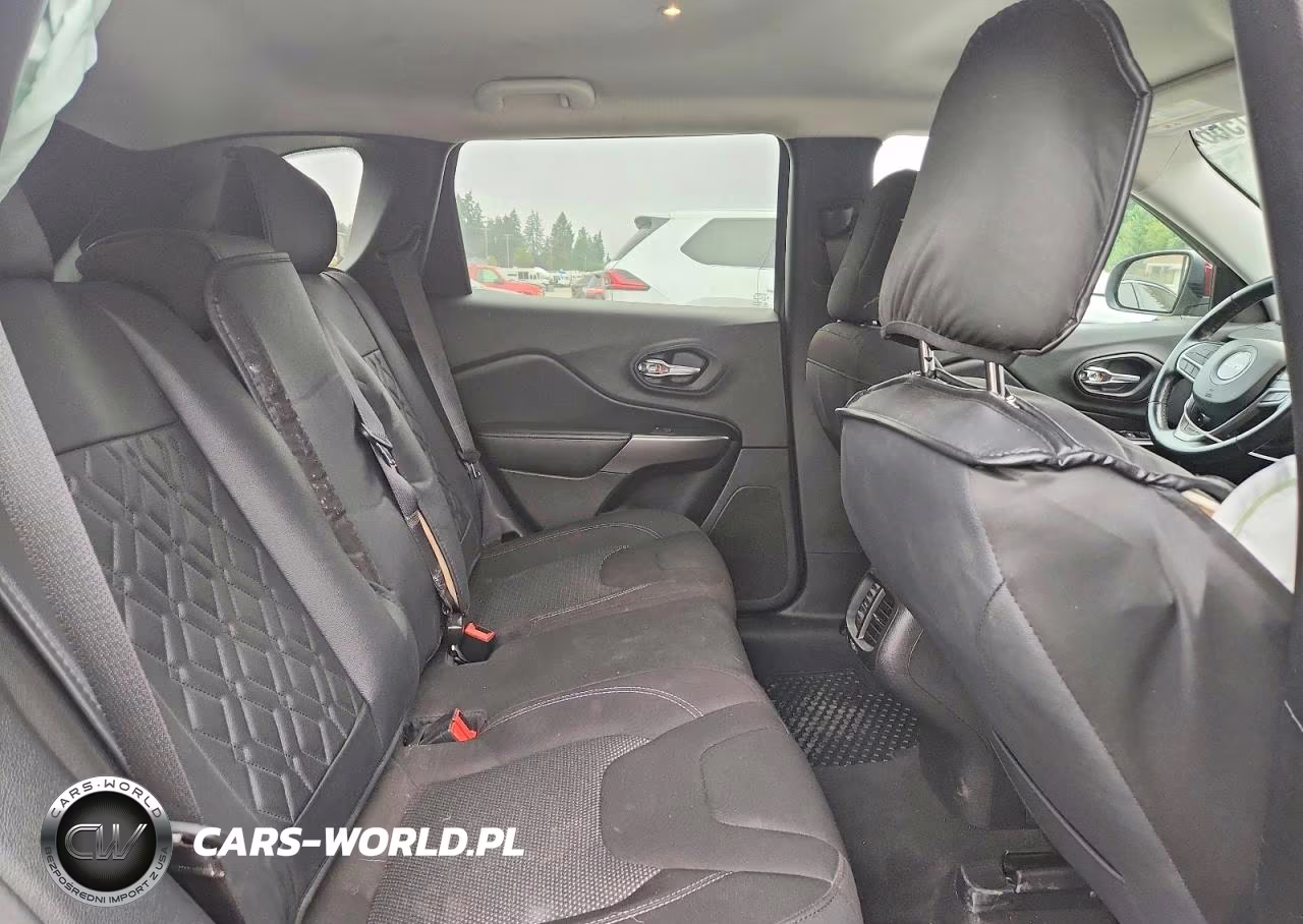 2019 Jeep Cherokee Latitude VIN:1C4PJMCB3KD487173 - 11