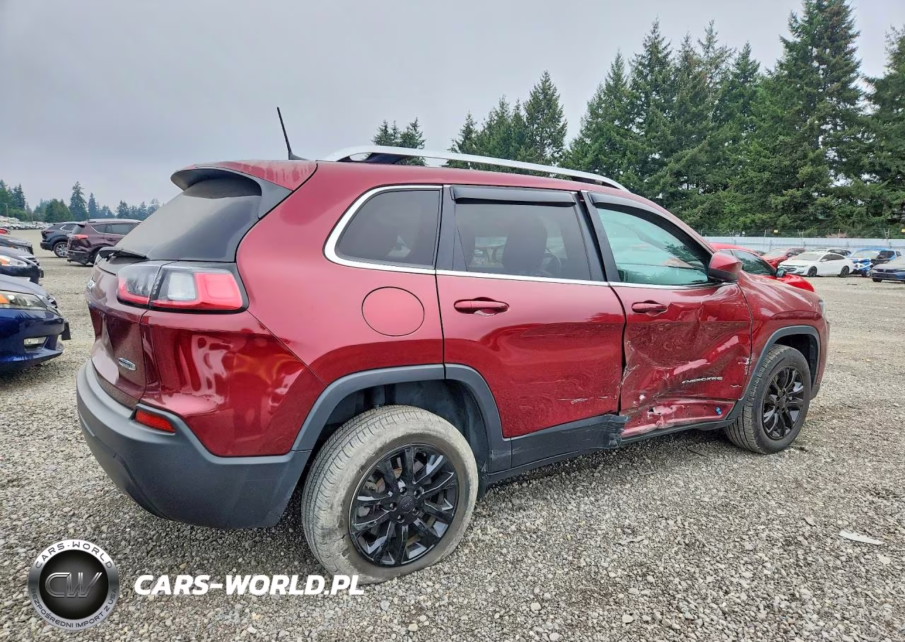 2019 Jeep Cherokee Latitude VIN:1C4PJMCB3KD487173 - 3