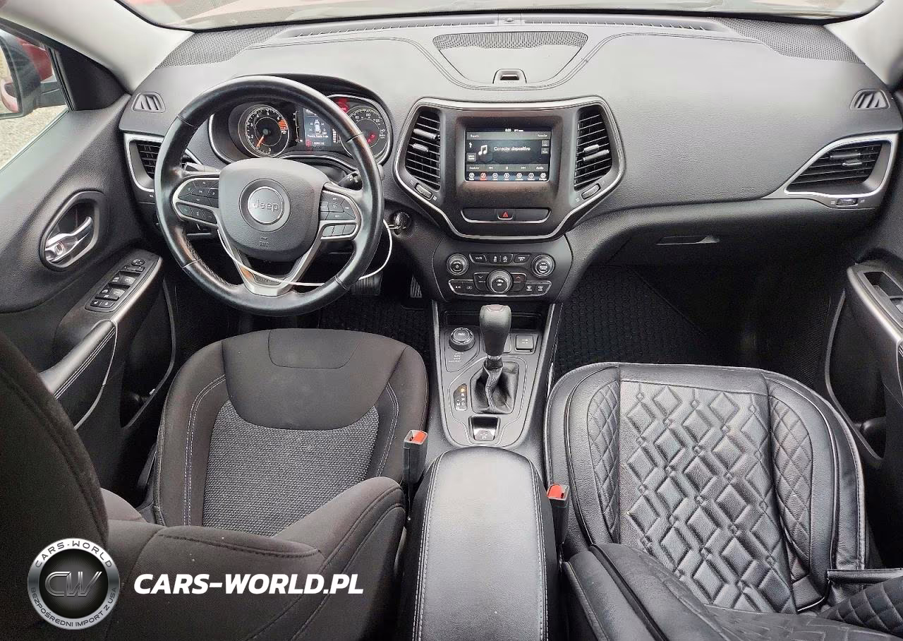 2019 Jeep Cherokee Latitude VIN:1C4PJMCB3KD487173 - 8