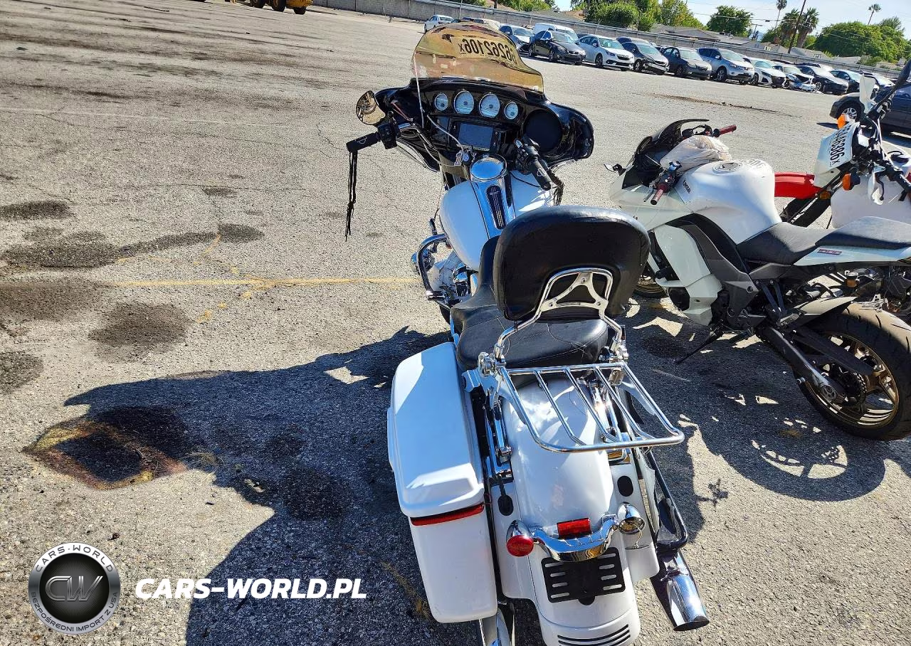 2017 Harley-Davidson Flhxs Street Glide Special VIN:1HD1KRC33HB685327 - 4